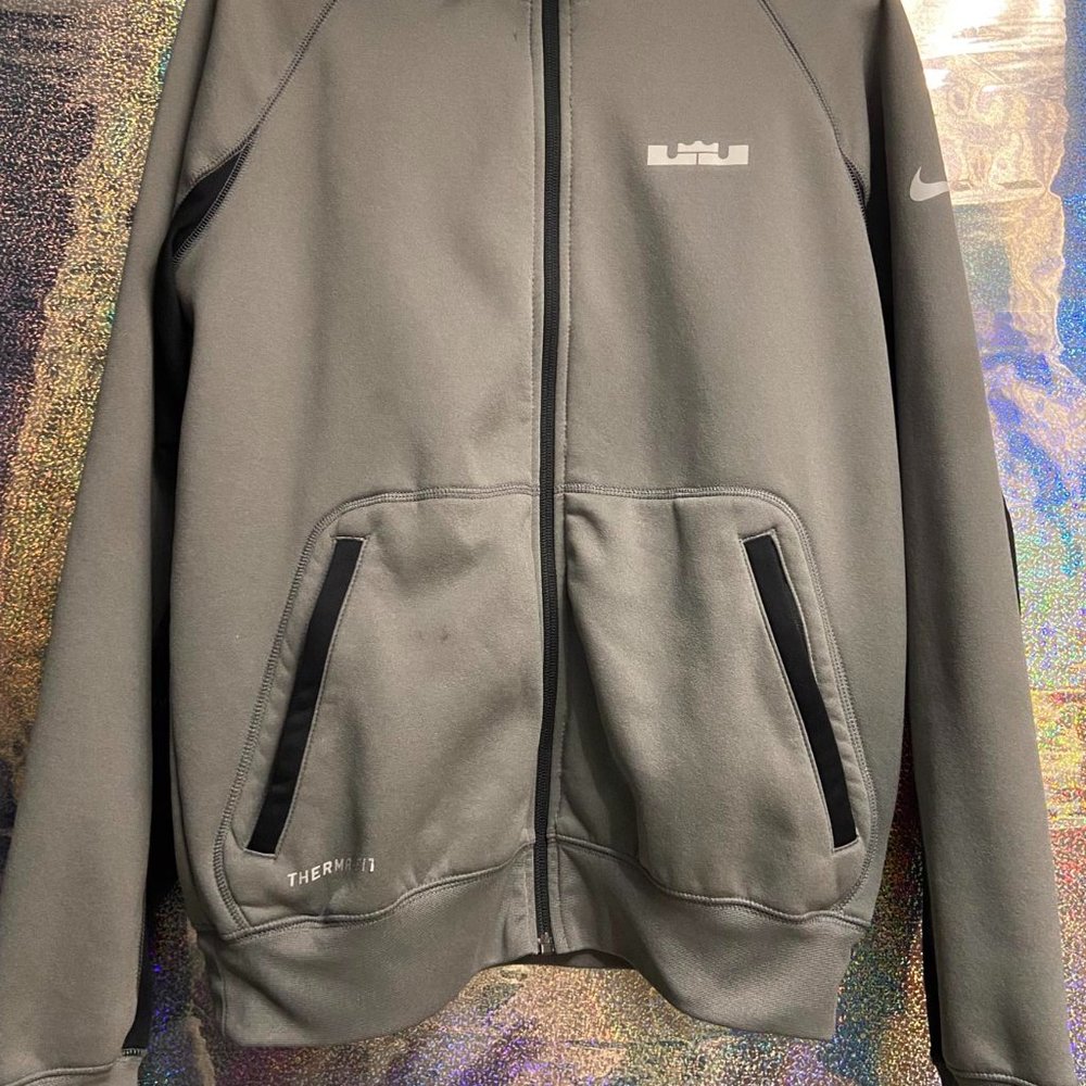 Nike LBJ Therma-Fit Mens Sz S Gray/black